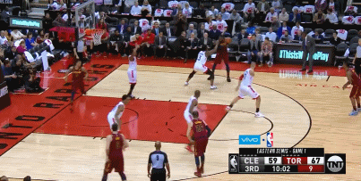 他的停球是教科书级别（他的停球堪称教科书范例）