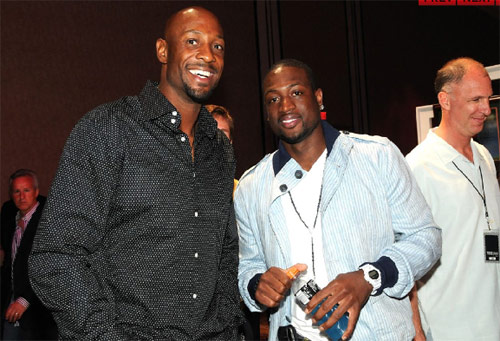 Carry全场！巴恩斯全场14投10中得到27分8篮板（巴恩斯14投10中砍下27分8篮板，高效统治全场）