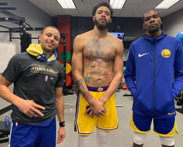 穆斯卡特：夺冠最重要的是信念，所有的功劳应该归于球员（穆斯卡特：夺冠关键在信念，功劳应归球员）