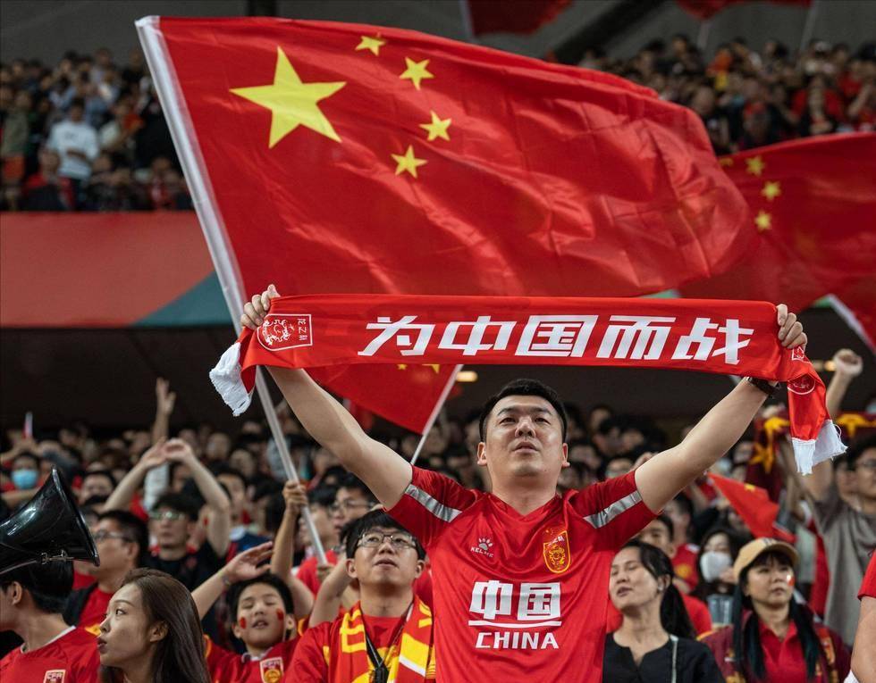 TA：恩昆库获准缺席季前训练，多家俱乐部已询问他的情况（TA：恩昆库获准缺席季前集训，多家球队已打听其动向）