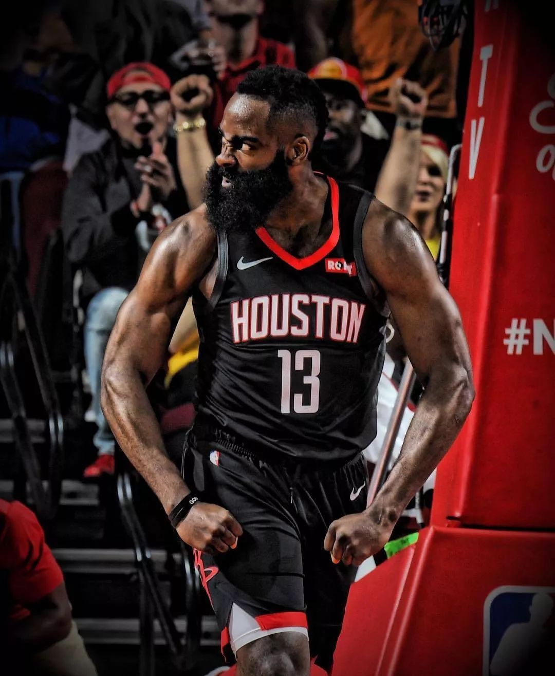 每体：拉菲尼亚今日参加了巴萨部分合练，佩德里仍缺席（每体：拉菲尼亚今日部分随队合练，佩德里继续缺席）