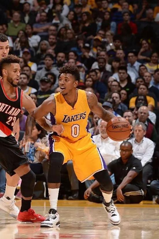 电讯报：萨拉赫吸引多家沙特俱乐部关注，预计下个月正式报价（电讯报：多家沙特球队有意萨拉赫，预计下月递交正式报价）