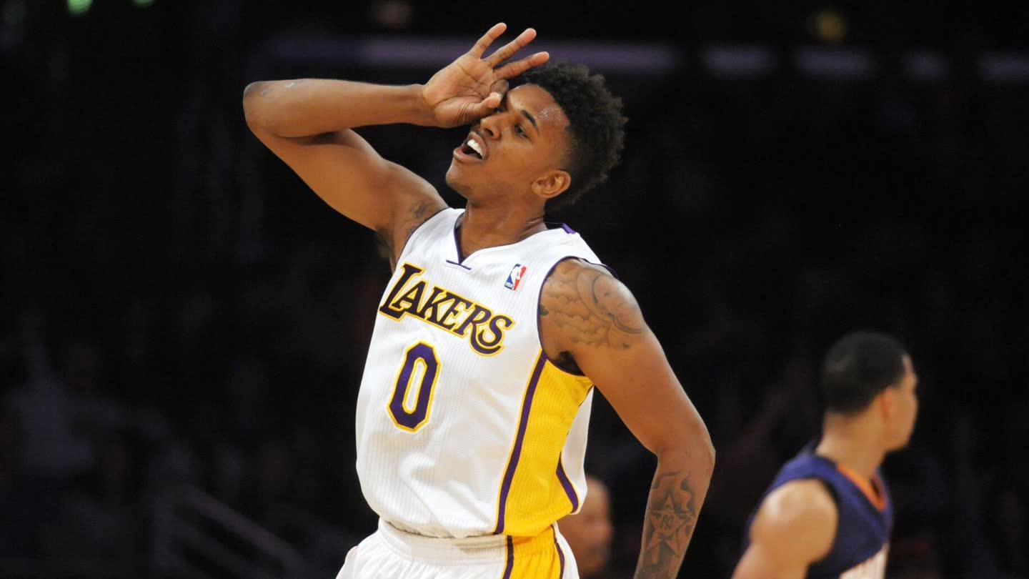 帕金斯在社交媒体上表示，如果他是活塞队的一员，他愿意交易来安东尼·戴维斯（帕金斯社媒发声：若在活塞，他愿意促成交易引进安东尼·戴维斯）