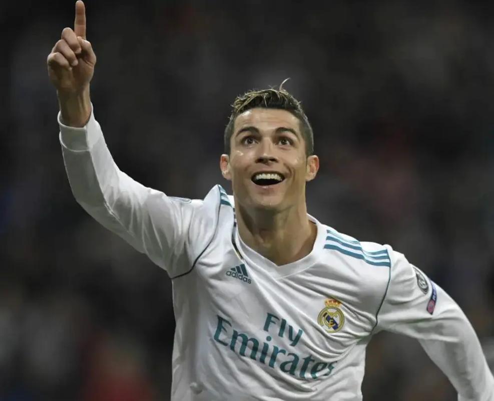 官方：今年NBA杯半决赛观赛量超4亿，社媒浏览量增长126%（官方称今年NBA杯半决赛累计观看量突破4亿，社媒浏览量同比增长126%）