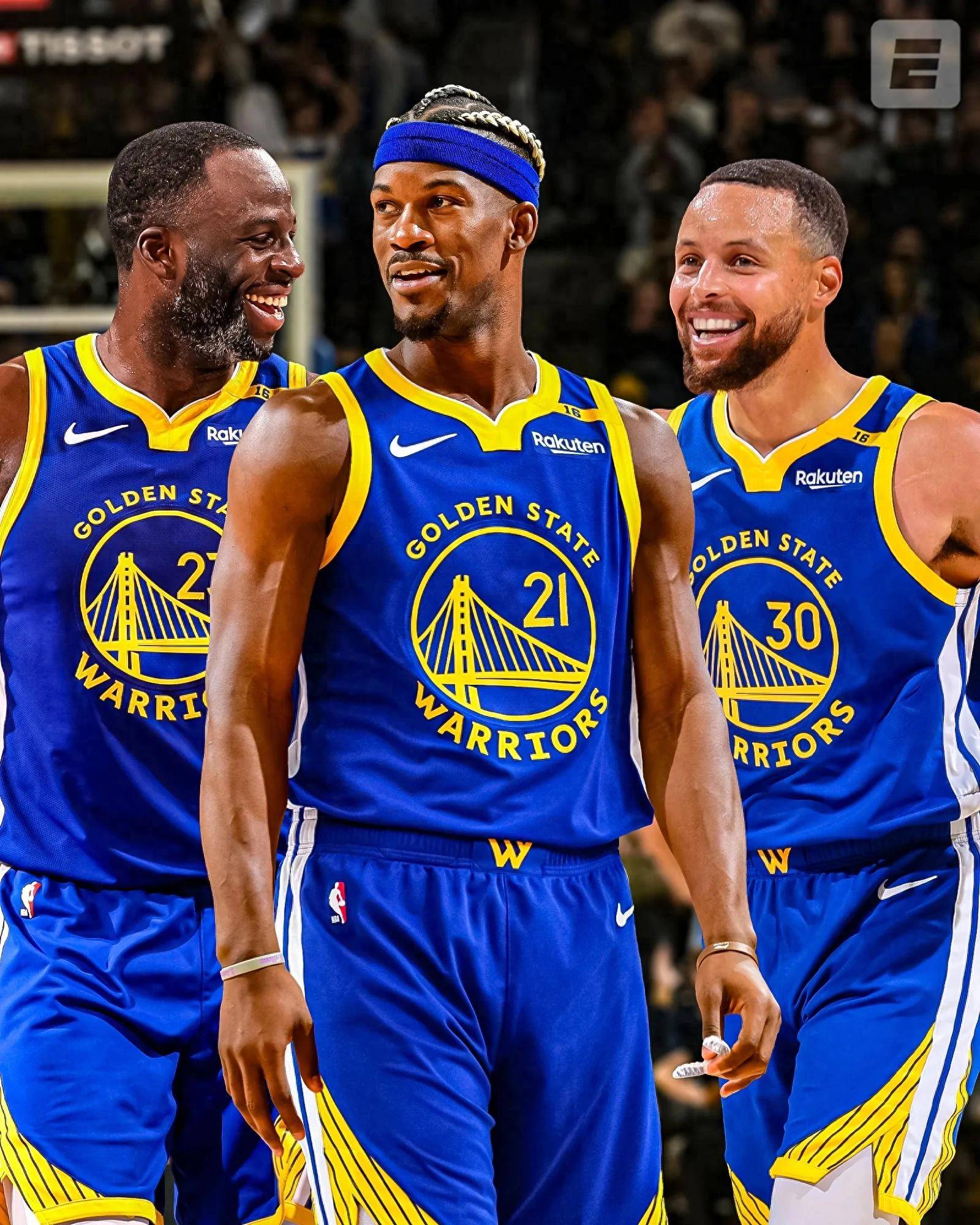 青岛海牛：李霄鹏未与球队告别，近期会根据明年情况与其谈续约（青岛海牛：李霄鹏尚未与球队告别，续约将依据明年形势近期商谈）