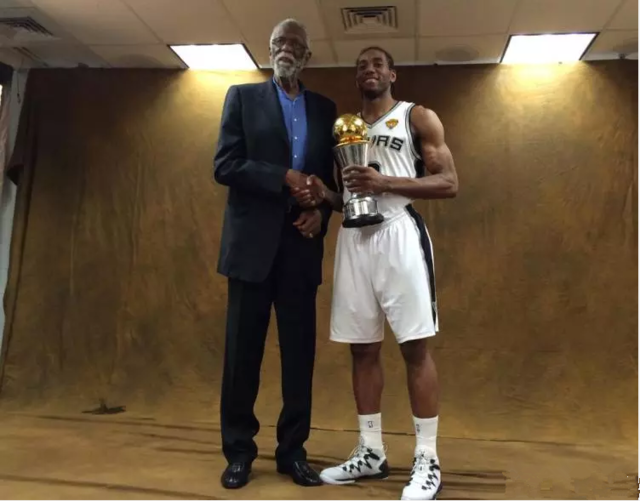 杜兰特：无法形容今天的谢泼德有多棒，我们都受到鼓舞（杜兰特：谢泼德今日表现惊艳，全队深受鼓舞）