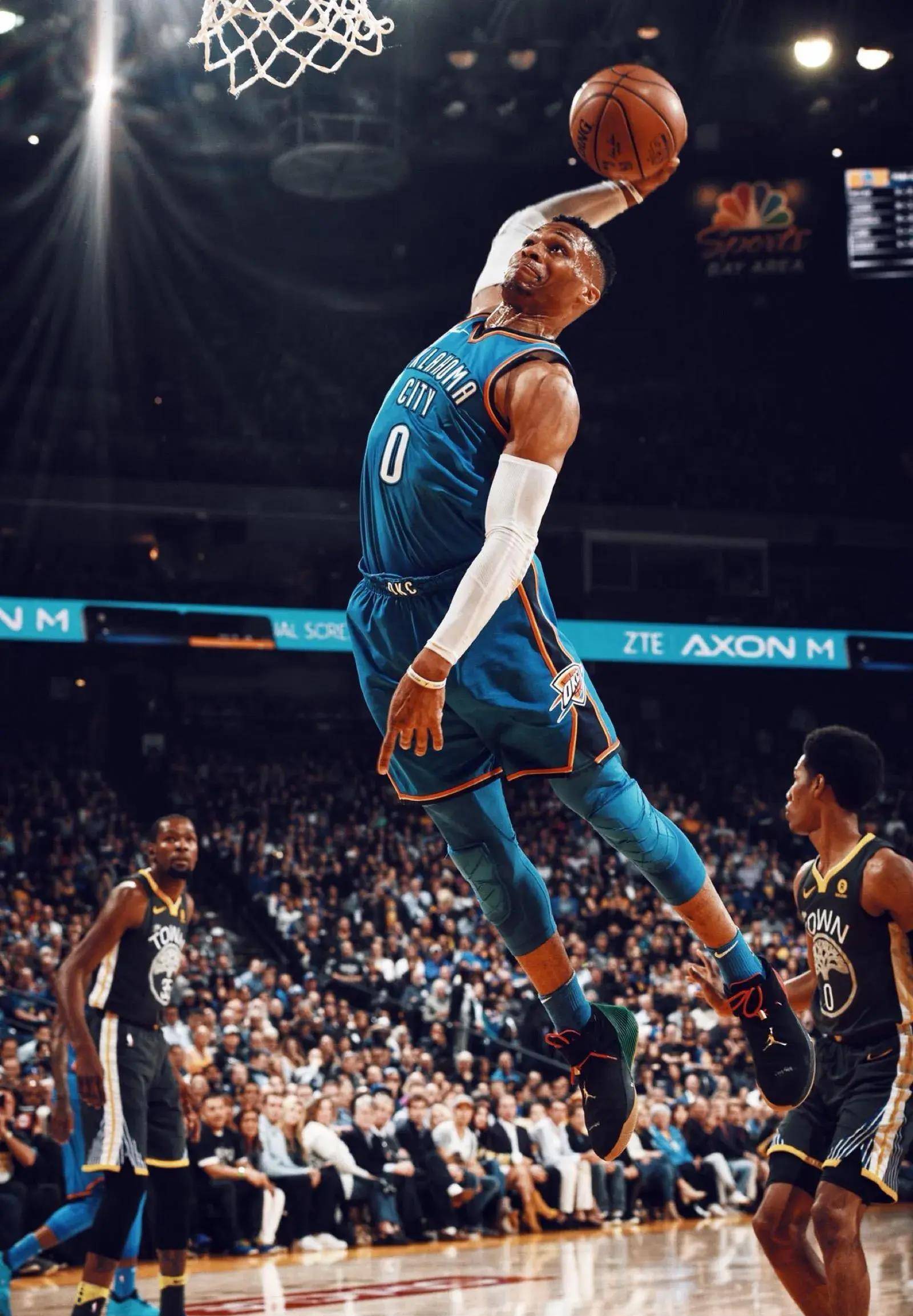 热议汪士钦红牌：对方踢人很隐蔽；染红动作太业余，狂性大发（汪士钦红牌掀争议：对手暗踢难察，染红动作过于业余，情绪一度失控）